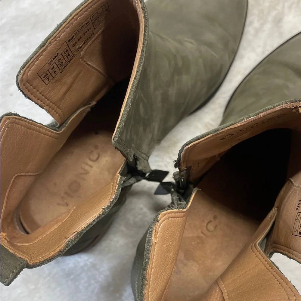 Vionic Sienna Olive‎ Suede Buckle Ankle Boot